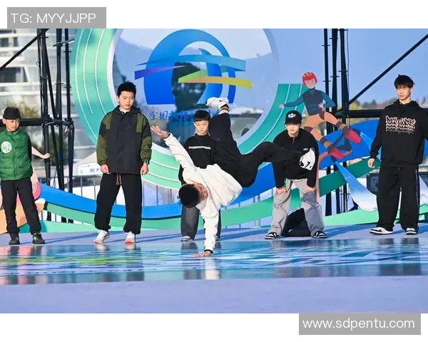 成都极限运动队在世界街舞大赛中的力量与激情完美展现